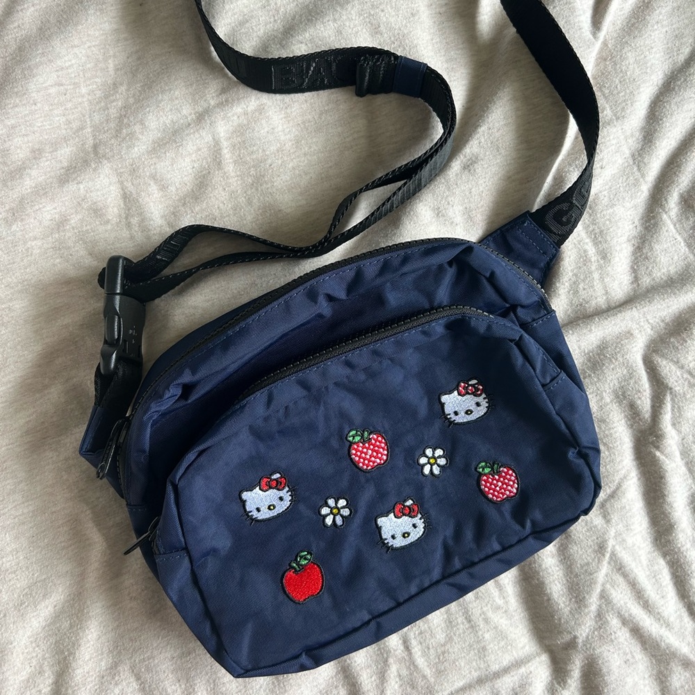 BAGGU x HELLO KITTY fanny pack